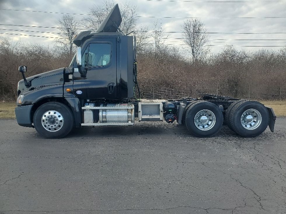 Day Cab Tractor-Heavy Duty Tractors-Freightliner-2020-Cascadia 12564ST-White Deer-PA-349,371\n\t\tmiles-$ 51,250 - Image 4
