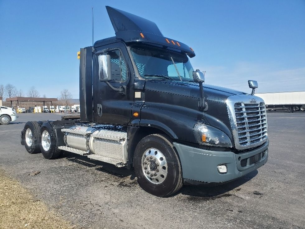 Day Cab Tractor-Heavy Duty Tractors-Freightliner-2020-Cascadia 12564ST-White Deer-PA-378,174\n\t\tmiles-$ 50,000 - Image 1