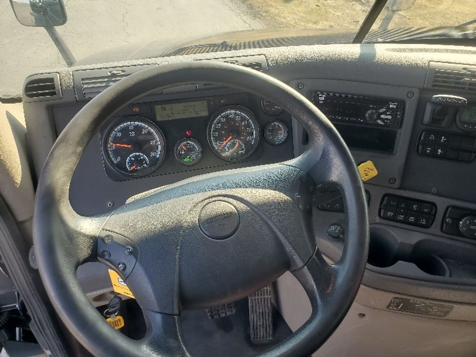 Day Cab Tractor-Heavy Duty Tractors-Freightliner-2020-Cascadia 12564ST-White Deer-PA-378,174\n\t\tmiles-$ 50,000 - Image 11