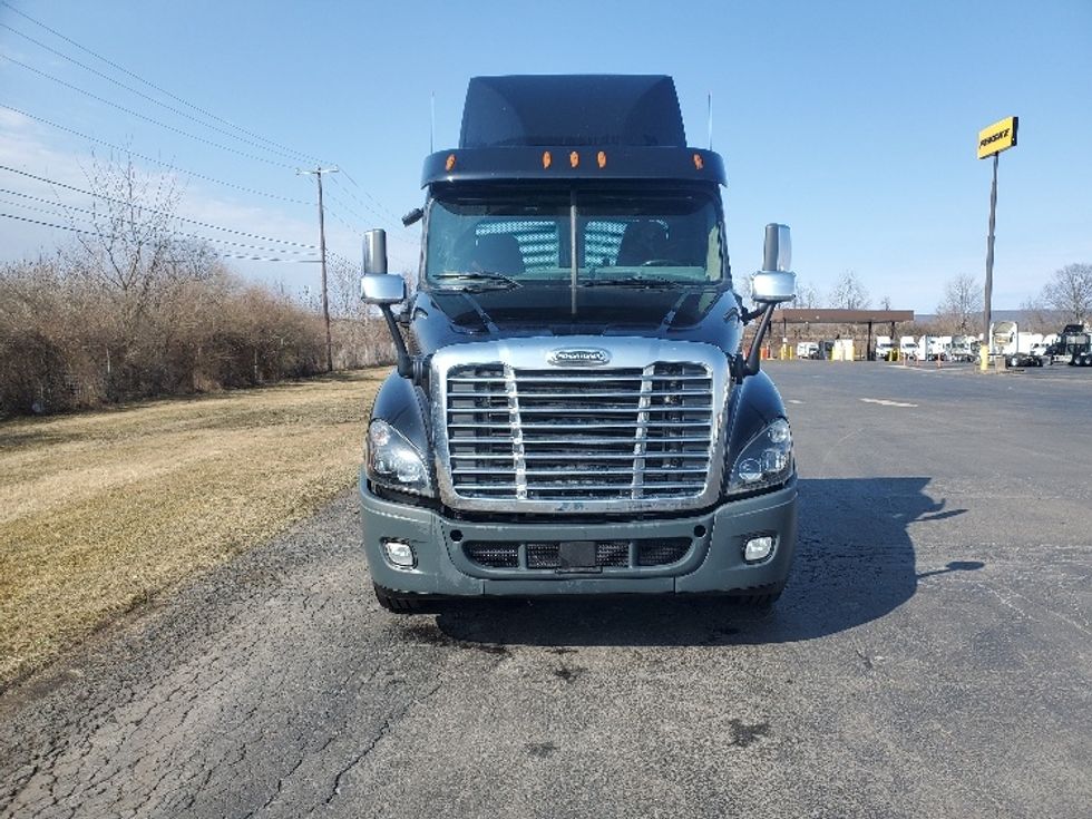 Day Cab Tractor-Heavy Duty Tractors-Freightliner-2020-Cascadia 12564ST-White Deer-PA-378,174\n\t\tmiles-$ 50,000 - Image 2