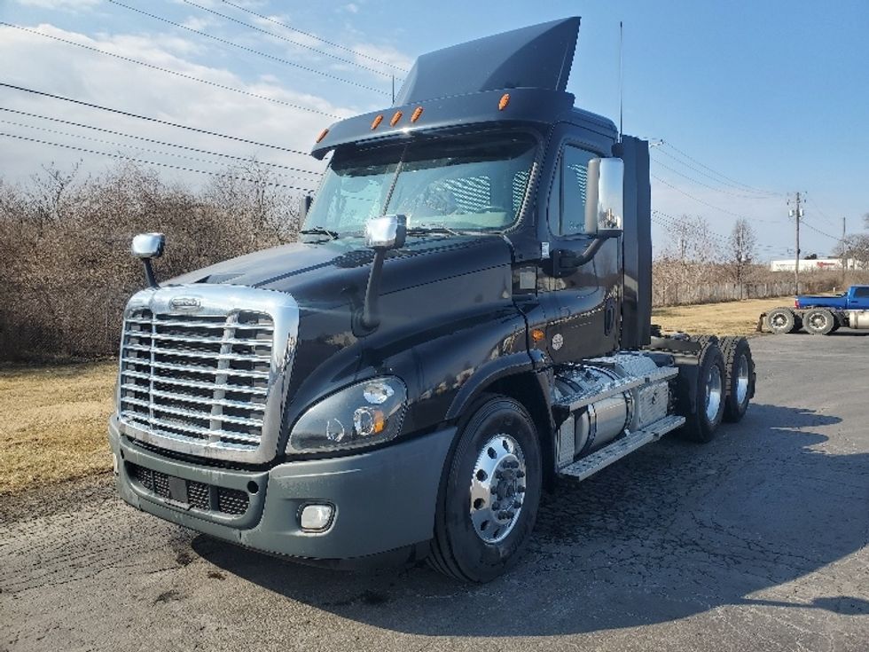 Day Cab Tractor-Heavy Duty Tractors-Freightliner-2020-Cascadia 12564ST-White Deer-PA-378,174\n\t\tmiles-$ 50,000 - Image 3
