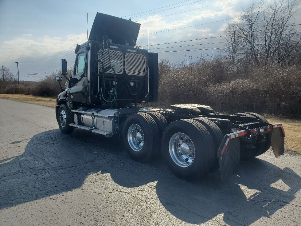 Day Cab Tractor-Heavy Duty Tractors-Freightliner-2020-Cascadia 12564ST-White Deer-PA-378,174\n\t\tmiles-$ 50,000 - Image 5