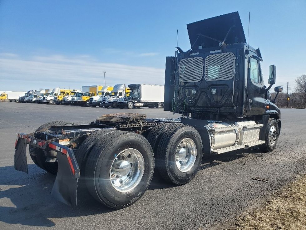 Day Cab Tractor-Heavy Duty Tractors-Freightliner-2020-Cascadia 12564ST-White Deer-PA-378,174\n\t\tmiles-$ 50,000 - Image 7