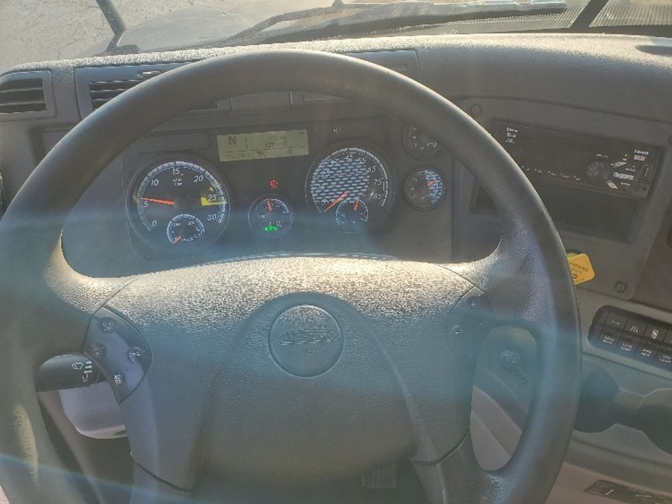 Day Cab Tractor-Heavy Duty Tractors-Freightliner-2020-Cascadia 12564ST-White Deer-PA-439,150\n\t\tmiles-$ 46,750 - Image 11