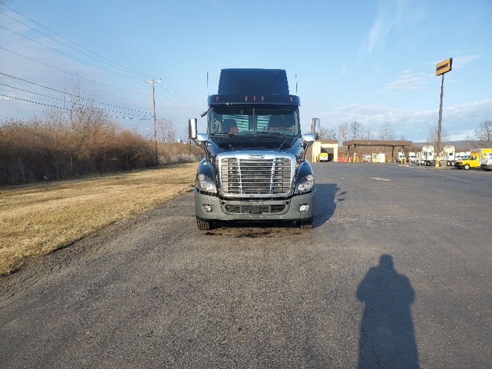 Day Cab Tractor-Heavy Duty Tractors-Freightliner-2020-Cascadia 12564ST-White Deer-PA-439,150\n\t\tmiles-$ 46,750 - Image 2