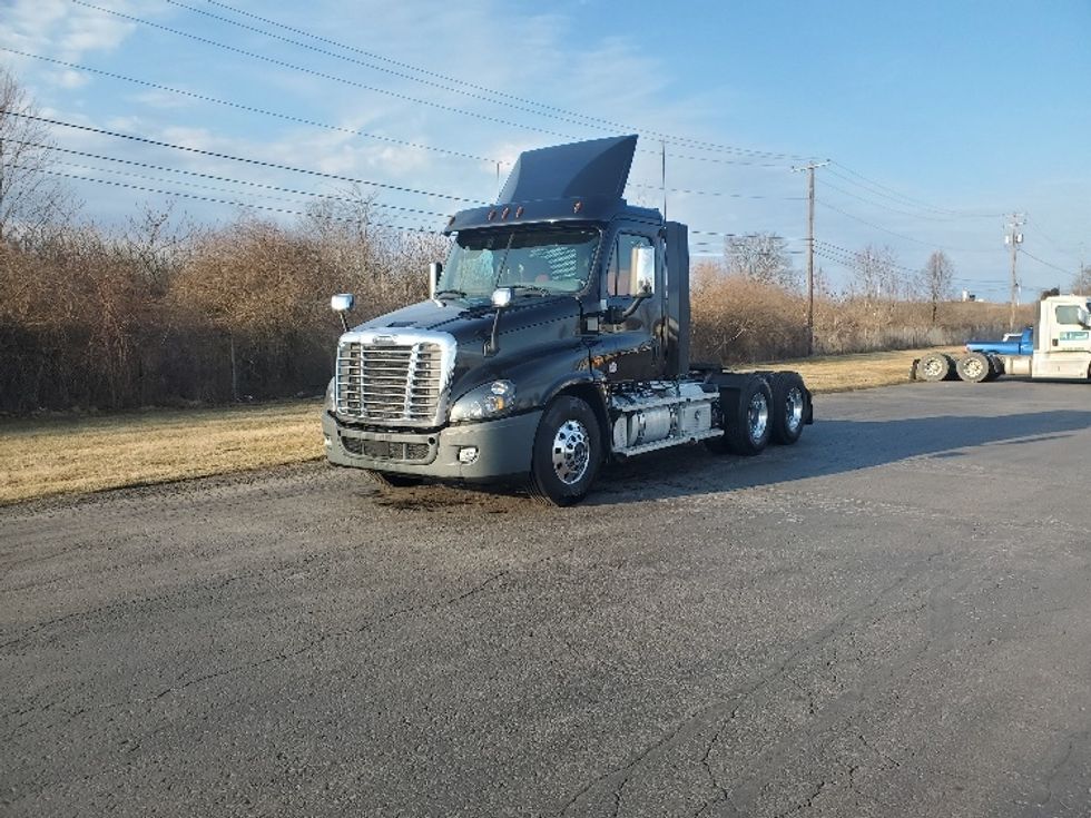 Day Cab Tractor-Heavy Duty Tractors-Freightliner-2020-Cascadia 12564ST-White Deer-PA-439,150\n\t\tmiles-$ 46,750 - Image 3