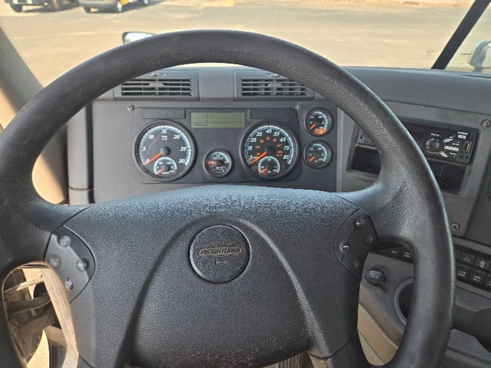 Day Cab Tractor-Heavy Duty Tractors-Freightliner-2020-Cascadia 12564ST-White Deer-PA-473,617\n\t\tmiles-$ 44,000 - Image 11