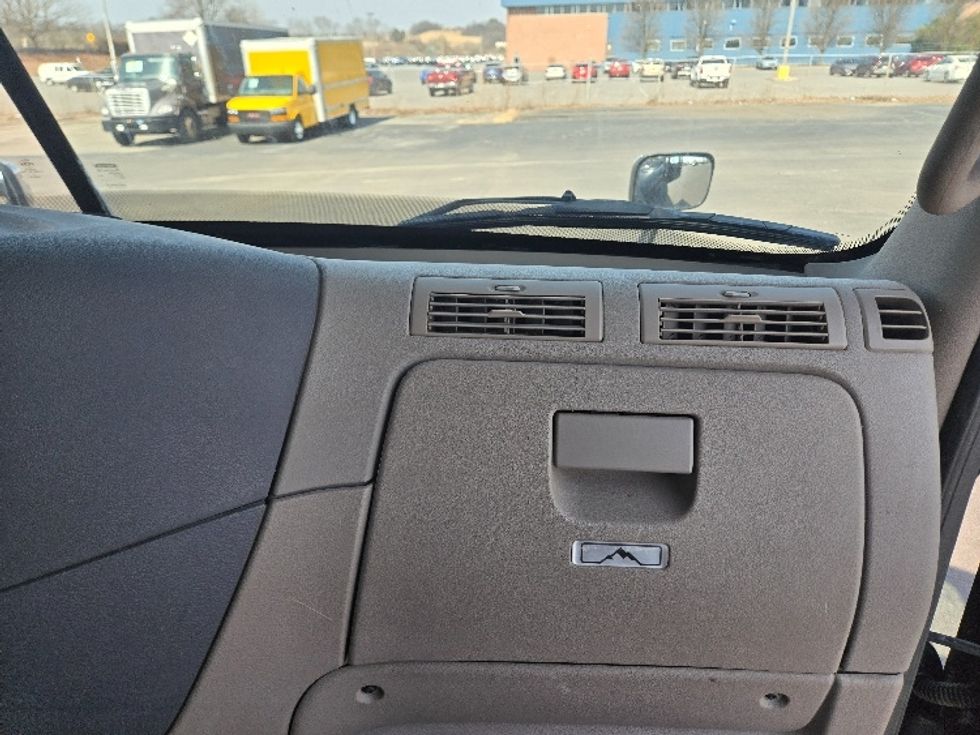 Day Cab Tractor-Heavy Duty Tractors-Freightliner-2020-Cascadia 12564ST-White Deer-PA-473,617\n\t\tmiles-$ 44,000 - Image 13