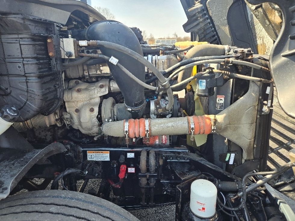 Day Cab Tractor-Heavy Duty Tractors-Freightliner-2020-Cascadia 12564ST-White Deer-PA-473,617\n\t\tmiles-$ 44,000 - Image 15