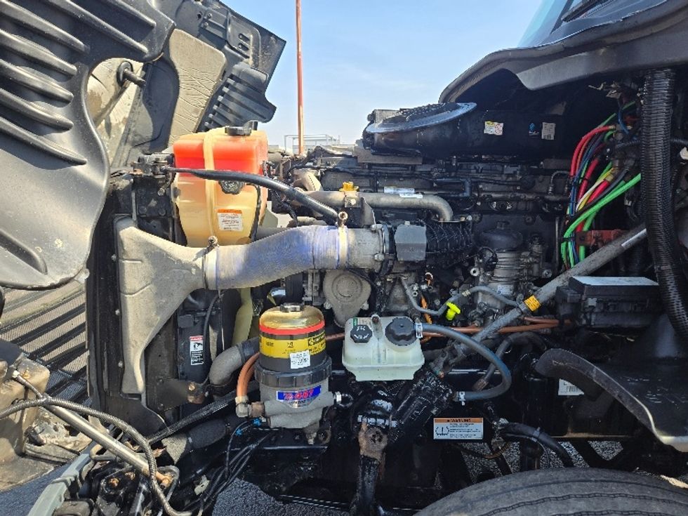 Day Cab Tractor-Heavy Duty Tractors-Freightliner-2020-Cascadia 12564ST-White Deer-PA-473,617\n\t\tmiles-$ 44,000 - Image 16