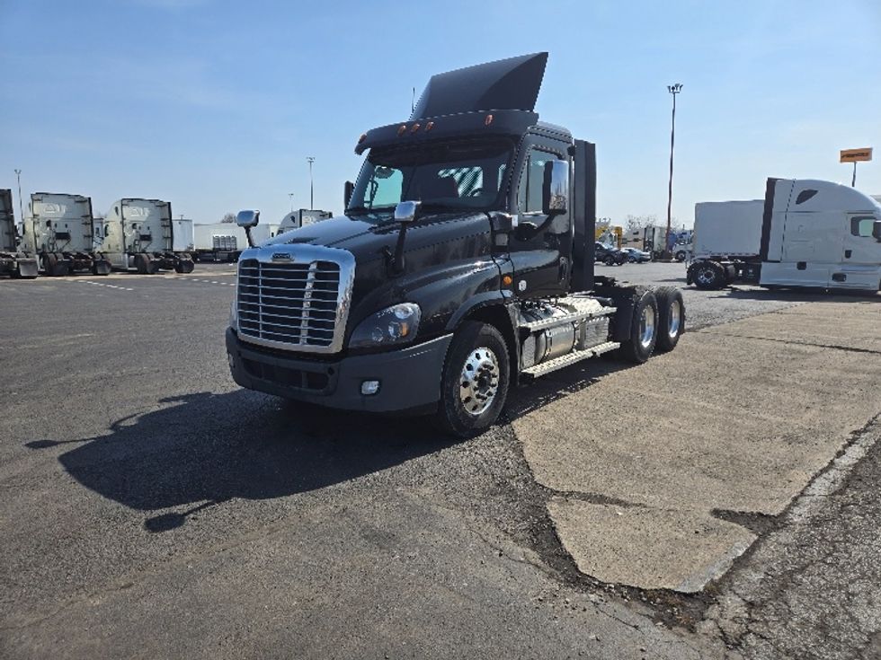 Day Cab Tractor-Heavy Duty Tractors-Freightliner-2020-Cascadia 12564ST-White Deer-PA-473,617\n\t\tmiles-$ 44,000 - Image 3