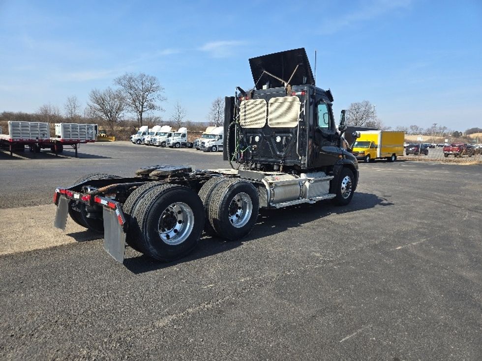 Day Cab Tractor-Heavy Duty Tractors-Freightliner-2020-Cascadia 12564ST-White Deer-PA-473,617\n\t\tmiles-$ 44,000 - Image 7