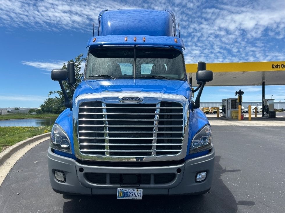 Day Cab Tractor-Heavy Duty Tractors-Freightliner-2020-Cascadia 12564ST-Windsor-WI-252,319\n\t\tmiles-$ 44,500 - Image 2