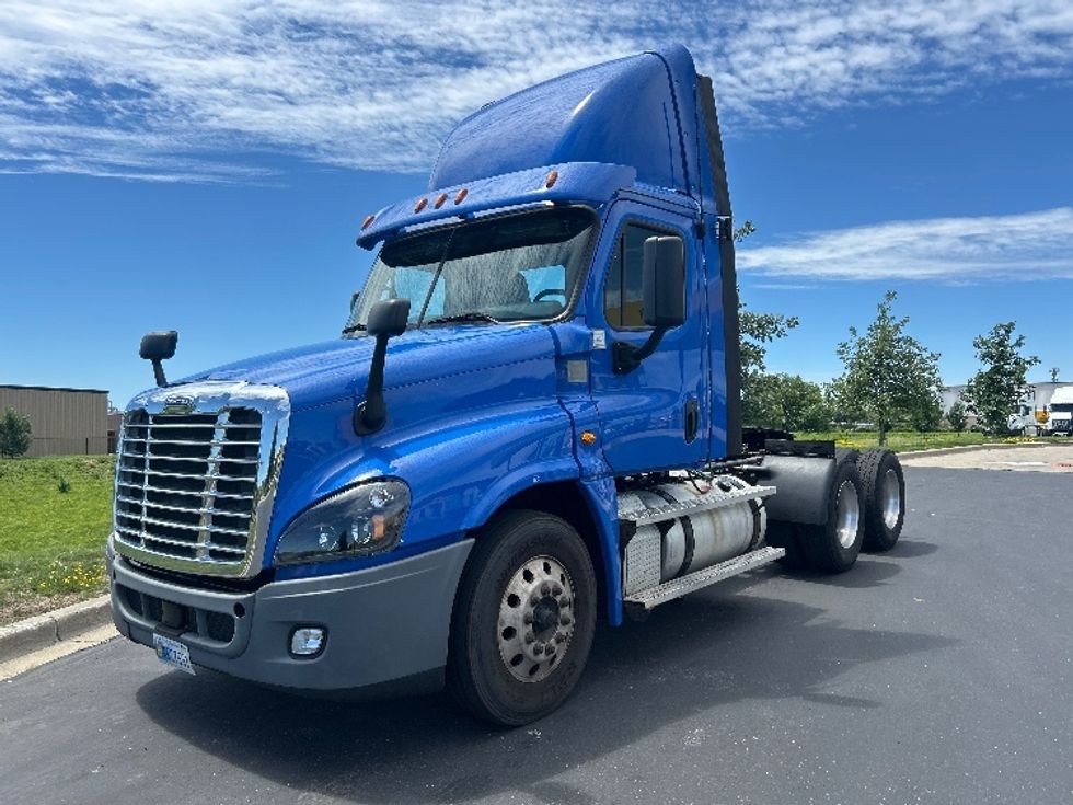 Day Cab Tractor-Heavy Duty Tractors-Freightliner-2020-Cascadia 12564ST-Windsor-WI-252,319\n\t\tmiles-$ 44,500 - Image 3