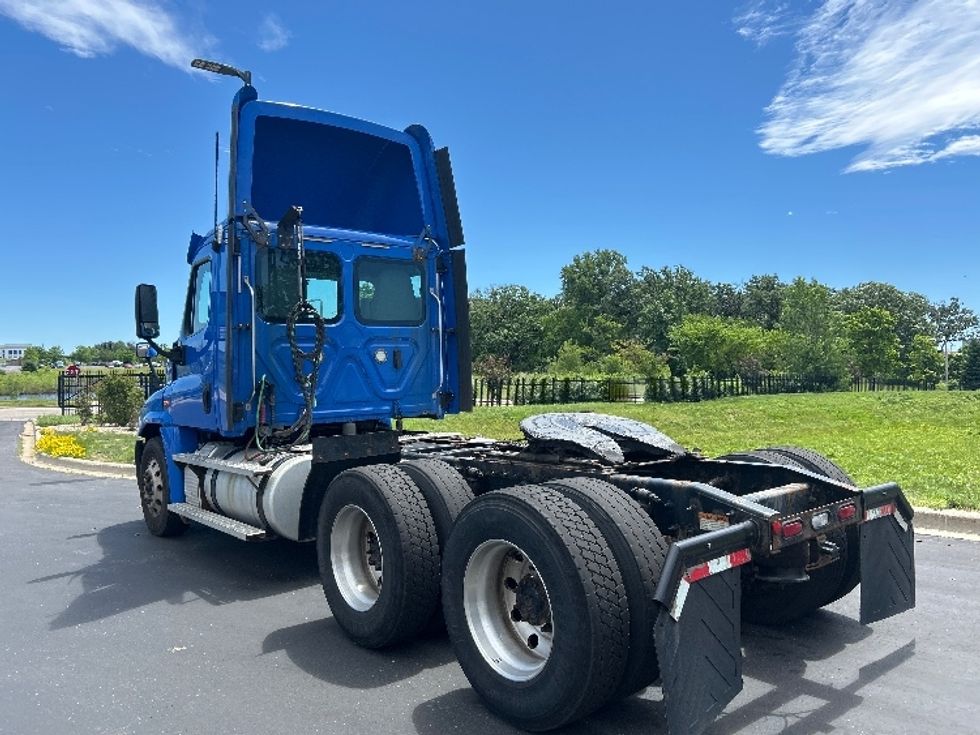 Day Cab Tractor-Heavy Duty Tractors-Freightliner-2020-Cascadia 12564ST-Windsor-WI-252,319\n\t\tmiles-$ 44,500 - Image 5