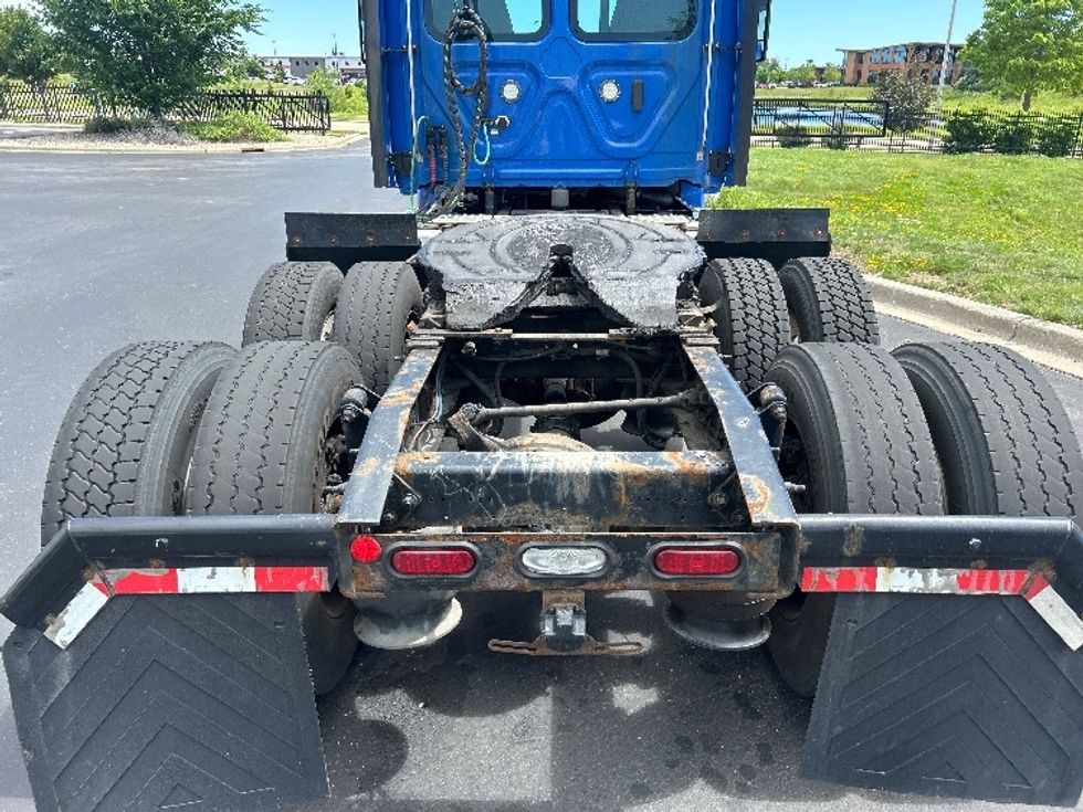 Day Cab Tractor-Heavy Duty Tractors-Freightliner-2020-Cascadia 12564ST-Windsor-WI-252,319\n\t\tmiles-$ 44,500 - Image 6
