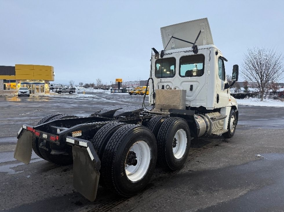 Day Cab Tractor-Heavy Duty Tractors-Freightliner-2020-Cascadia 12564ST-Windsor-WI-384,019\n\t\tmiles-$ 45,500 - Image 7