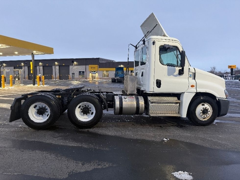 Day Cab Tractor-Heavy Duty Tractors-Freightliner-2020-Cascadia 12564ST-Windsor-WI-384,019\n\t\tmiles-$ 45,500 - Image 8