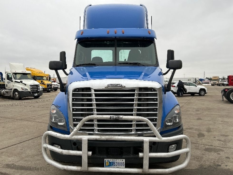 Day Cab Tractor-Heavy Duty Tractors-Freightliner-2020-Cascadia 12564ST-Windsor-WI-389,535\n\t\tmiles-$ 61,250 - Image 2