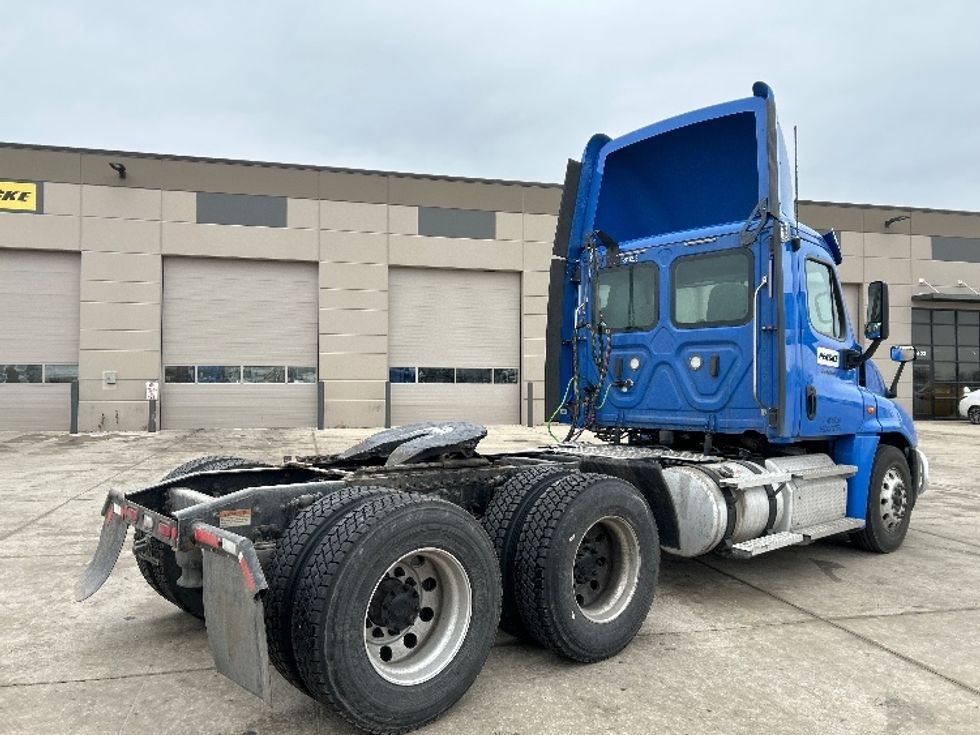 Day Cab Tractor-Heavy Duty Tractors-Freightliner-2020-Cascadia 12564ST-Windsor-WI-389,535\n\t\tmiles-$ 61,250 - Image 7