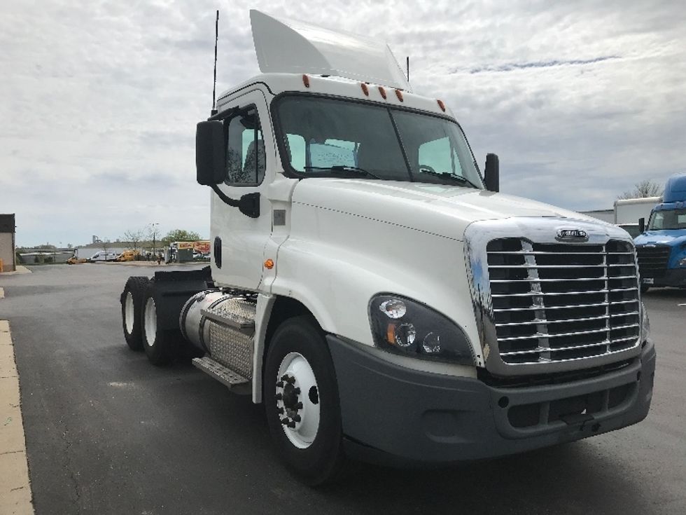 Day Cab Tractor-Heavy Duty Tractors-Freightliner-2020-Cascadia 12564ST-Windsor-WI-542,971\n\t\tmiles-$ 31,500 - Image 1