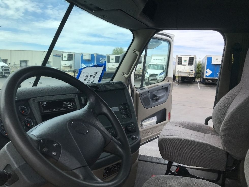 Day Cab Tractor-Heavy Duty Tractors-Freightliner-2020-Cascadia 12564ST-Windsor-WI-542,971\n\t\tmiles-$ 31,500 - Image 10