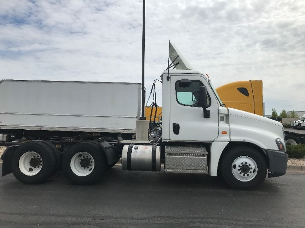 Day Cab Tractor-Heavy Duty Tractors-Freightliner-2020-Cascadia 12564ST-Windsor-WI-542,971\n\t\tmiles-$ 31,500 - Image 8