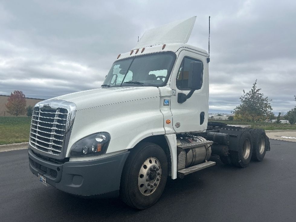 Day Cab Tractor-Heavy Duty Tractors-Freightliner-2020-Cascadia 12564ST-Windsor-WI-634,103\n\t\tmiles-$ 29,750 - Image 3