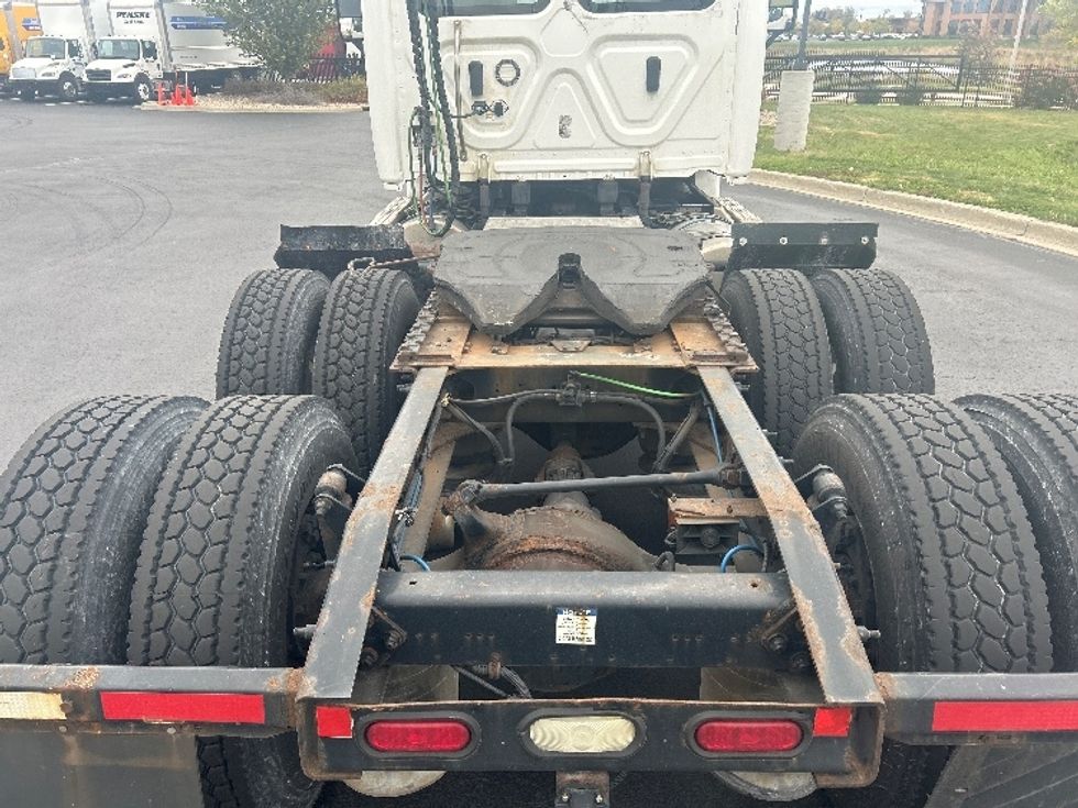 Day Cab Tractor-Heavy Duty Tractors-Freightliner-2020-Cascadia 12564ST-Windsor-WI-634,103\n\t\tmiles-$ 29,750 - Image 6
