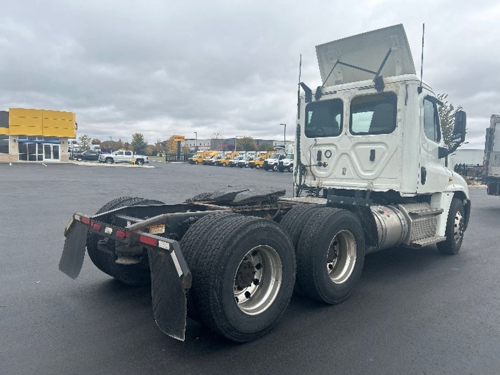 Day Cab Tractor-Heavy Duty Tractors-Freightliner-2020-Cascadia 12564ST-Windsor-WI-634,103\n\t\tmiles-$ 29,750 - Image 7