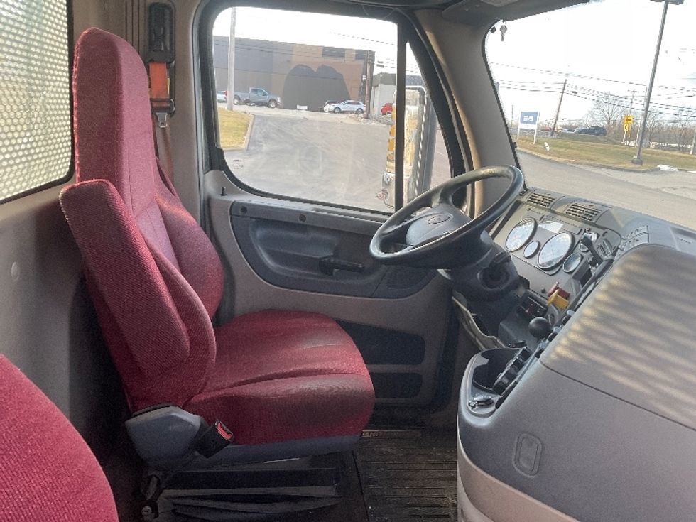 Day Cab Tractor-Heavy Duty Tractors-Freightliner-2020-Cascadia 12564ST-Youngstown-OH-319,367\n\t\tmiles-$ 54,250 - Image 14