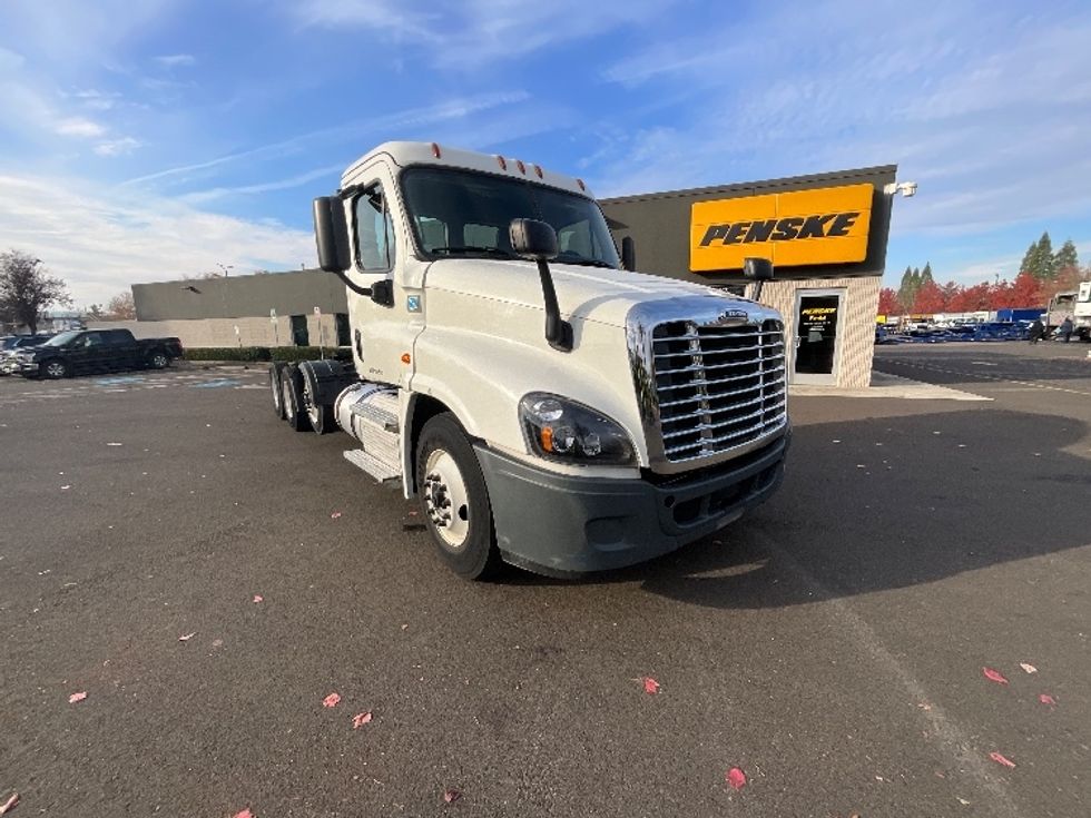Day Cab Tractor-Heavy Duty Tractors-Freightliner-2020-Cascadia 12584ST-Clackamas-OR-265,438\n\t\tmiles-$ 69,000 - Image 1