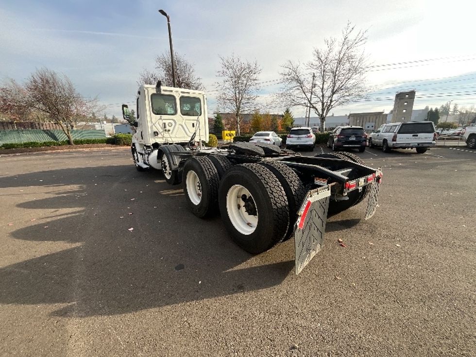 Day Cab Tractor-Heavy Duty Tractors-Freightliner-2020-Cascadia 12584ST-Clackamas-OR-265,438\n\t\tmiles-$ 69,000 - Image 5