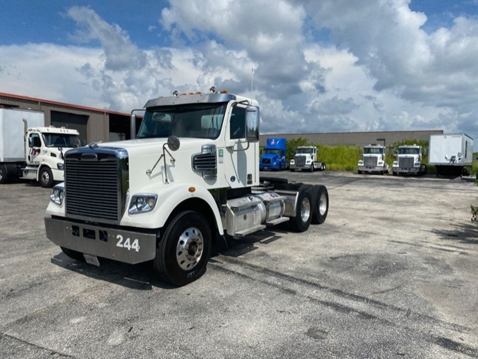 Day Cab Tractor-Heavy Duty Tractors-Freightliner-2020-CORONADO-Tampa-FL-298,065 miles-$ 122,000