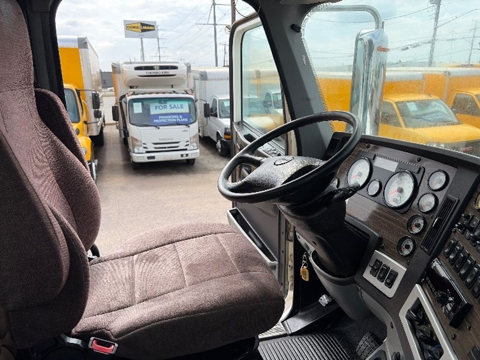 Day Cab Tractor-Heavy Duty Tractors-Freightliner-2020-D12264SD-Dallas-TX-281,121\n\t\tmiles-$ 78,250 - Image 14