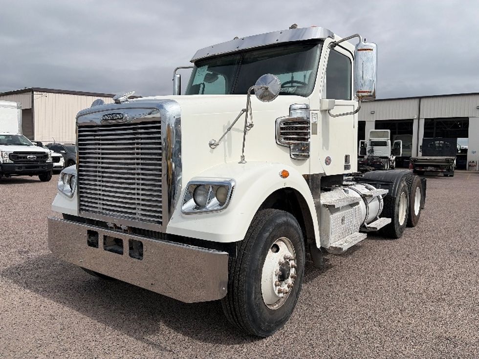 Day Cab Tractor-Heavy Duty Tractors-Freightliner-2020-D12264SD-Dallas-TX-281,121\n\t\tmiles-$ 78,250 - Image 3