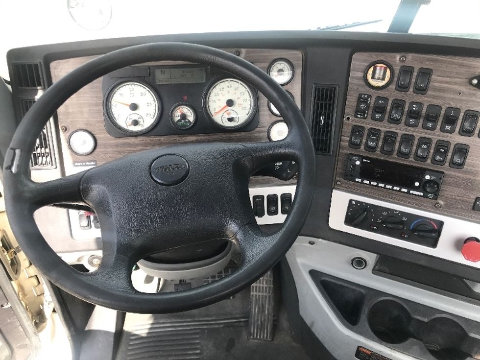Day Cab Tractor-Heavy Duty Tractors-Freightliner-2020-D12264SD-Houston-TX-335,558\n\t\tmiles-$ 81,250 - Image 11
