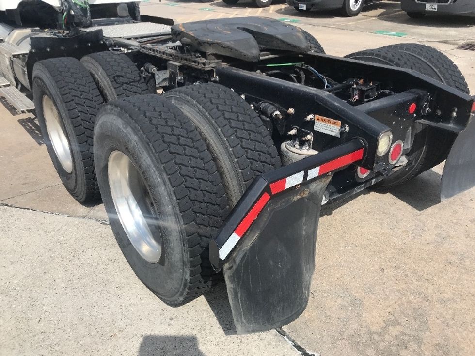 Day Cab Tractor-Heavy Duty Tractors-Freightliner-2020-D12264SD-Houston-TX-335,558\n\t\tmiles-$ 81,250 - Image 20