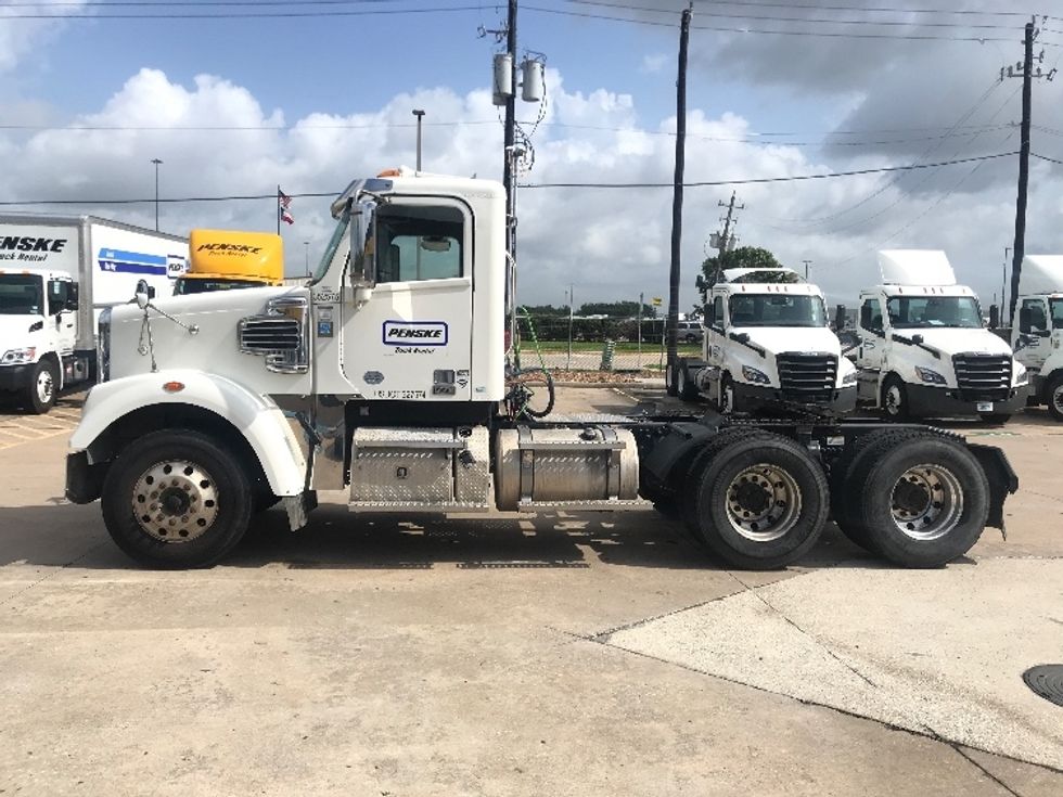 Day Cab Tractor-Heavy Duty Tractors-Freightliner-2020-D12264SD-Houston-TX-335,558\n\t\tmiles-$ 81,250 - Image 4