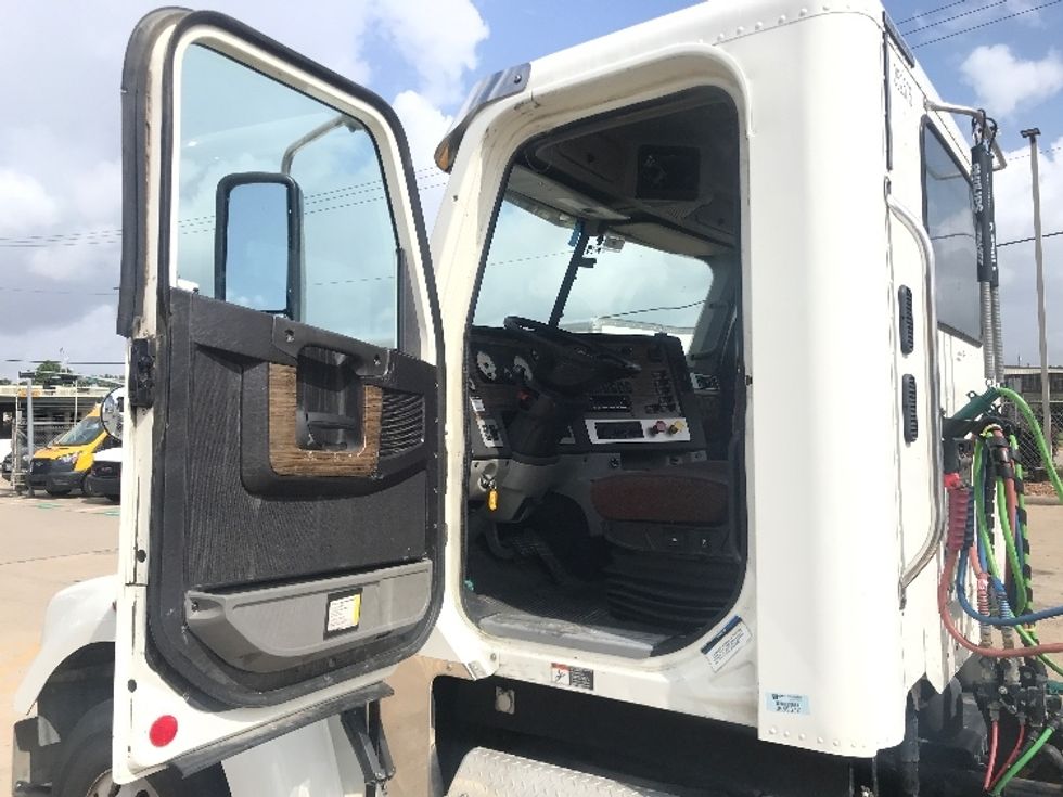 Day Cab Tractor-Heavy Duty Tractors-Freightliner-2020-D12264SD-Houston-TX-335,558\n\t\tmiles-$ 81,250 - Image 9