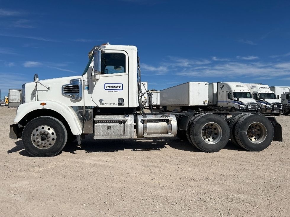 Day Cab Tractor-Heavy Duty Tractors-Freightliner-2020-D12264SD-Lubbock-TX-292,230\n\t\tmiles-$ 89,750 - Image 4