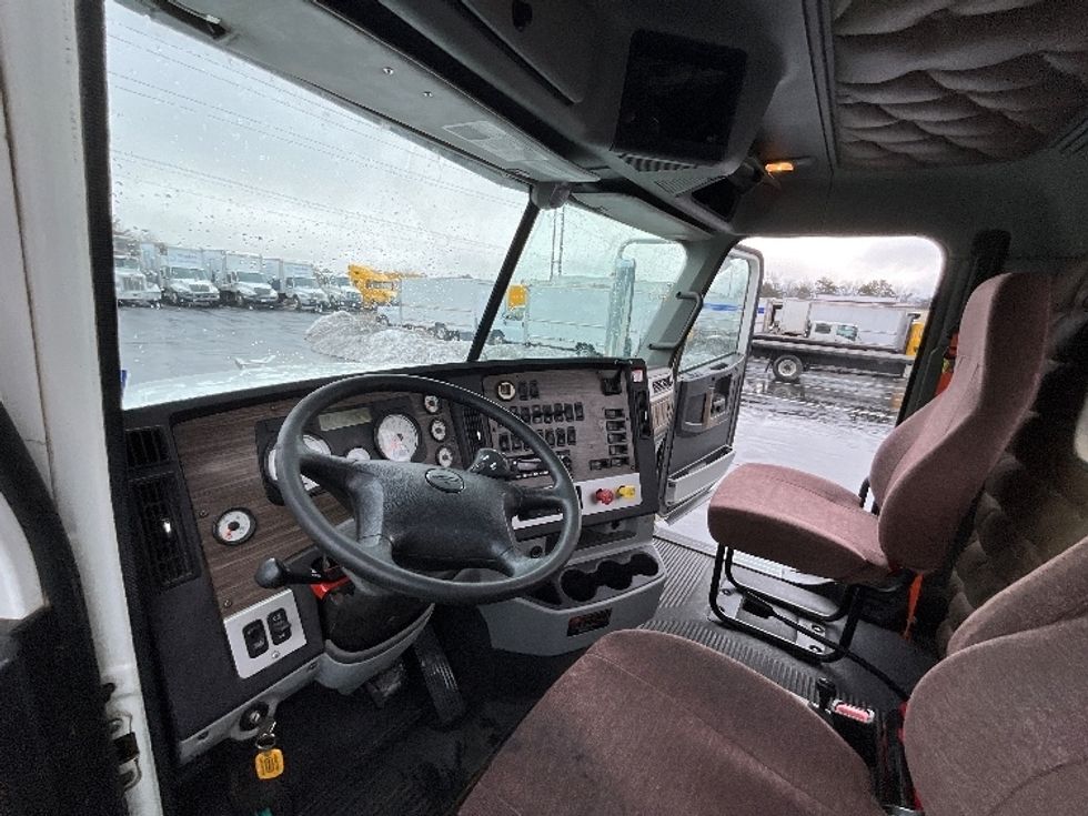 Day Cab Tractor-Heavy Duty Tractors-Freightliner-2020-D12264SD-Manassas-VA-271,177\n\t\tmiles-$ 71,000 - Image 10