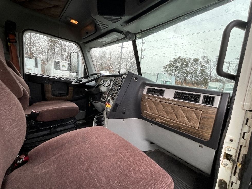 Day Cab Tractor-Heavy Duty Tractors-Freightliner-2020-D12264SD-Manassas-VA-271,177\n\t\tmiles-$ 71,000 - Image 13