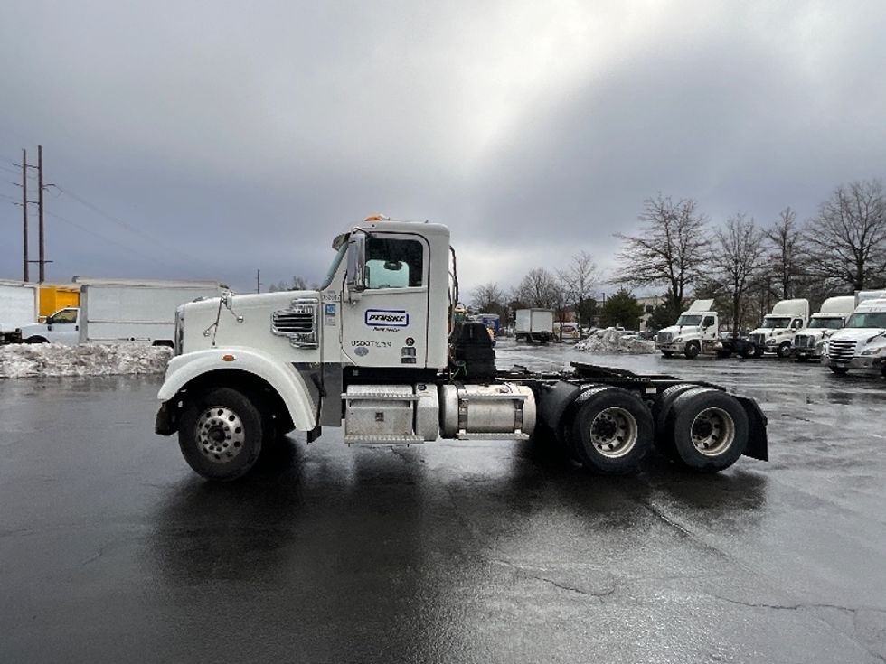 Day Cab Tractor-Heavy Duty Tractors-Freightliner-2020-D12264SD-Manassas-VA-271,177\n\t\tmiles-$ 71,000 - Image 4