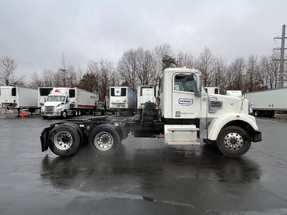 Day Cab Tractor-Heavy Duty Tractors-Freightliner-2020-D12264SD-Manassas-VA-271,177\n\t\tmiles-$ 71,000 - Image 8