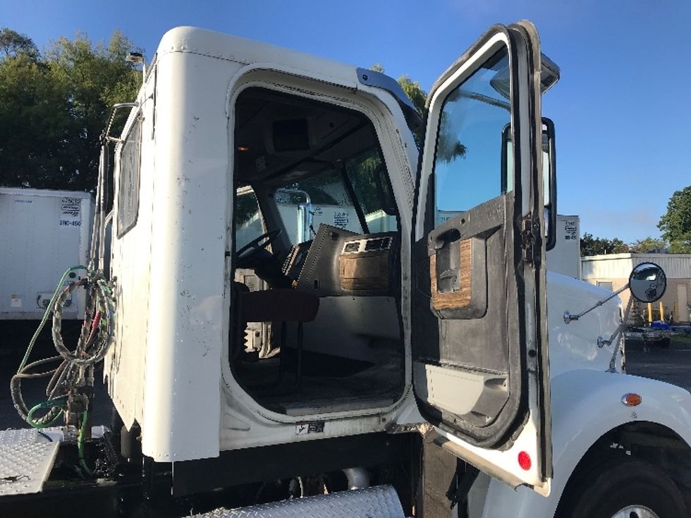 Day Cab Tractor-Heavy Duty Tractors-Freightliner-2020-D12264SD-Milwaukee-WI-401,414\n\t\tmiles-$ 69,000 - Image 12