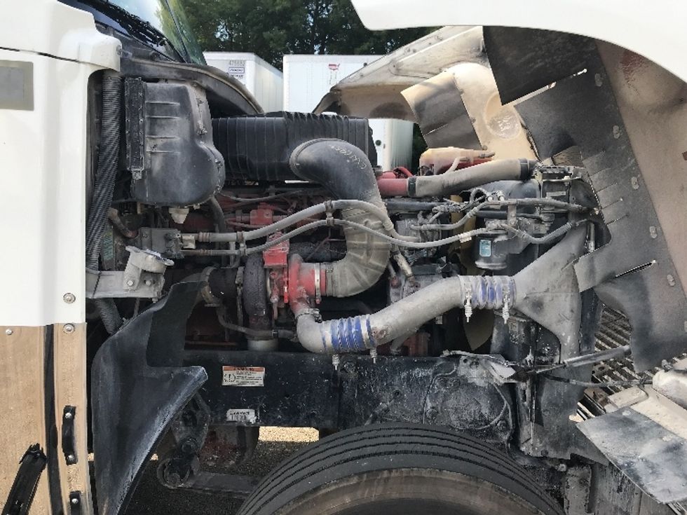 Day Cab Tractor-Heavy Duty Tractors-Freightliner-2020-D12264SD-Milwaukee-WI-401,414\n\t\tmiles-$ 69,000 - Image 15