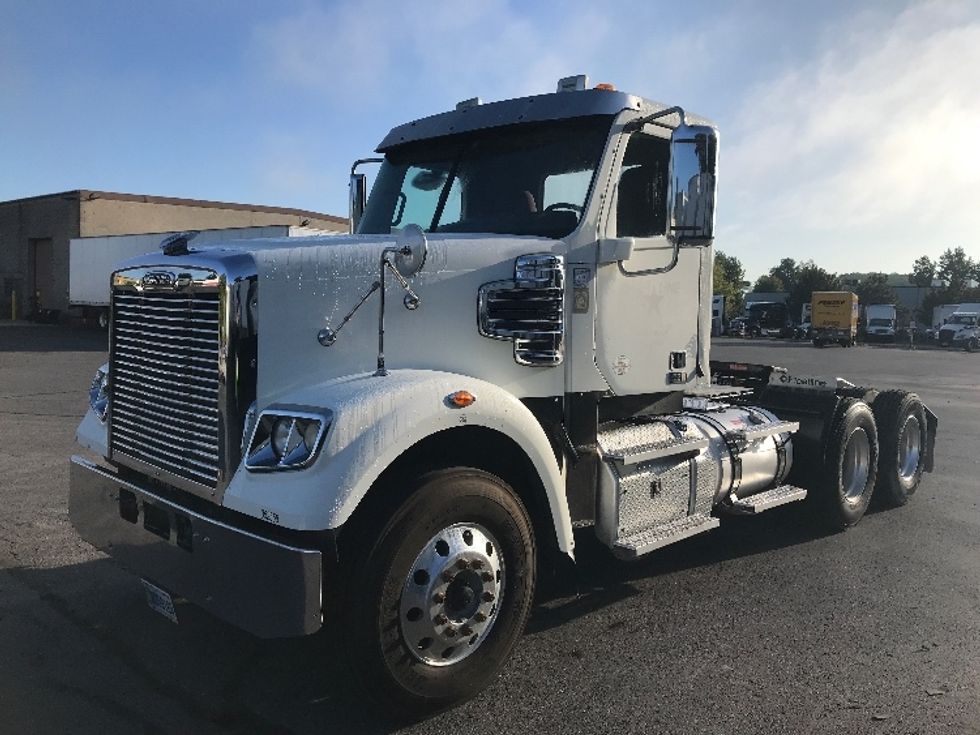 2020 Freightliner SD122 photo 3
