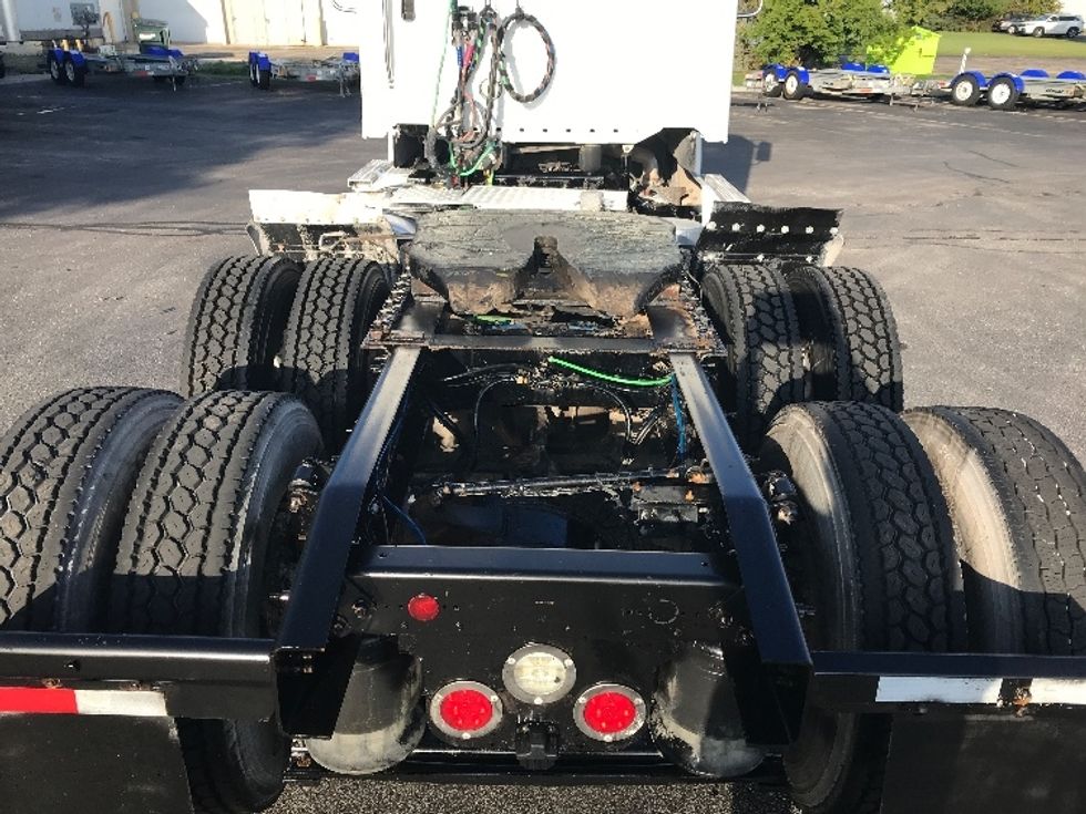 Day Cab Tractor-Heavy Duty Tractors-Freightliner-2020-D12264SD-Milwaukee-WI-401,414\n\t\tmiles-$ 69,000 - Image 6