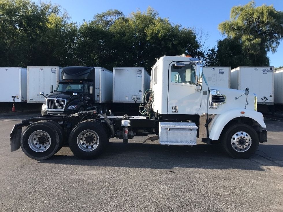 Day Cab Tractor-Heavy Duty Tractors-Freightliner-2020-D12264SD-Milwaukee-WI-401,414\n\t\tmiles-$ 69,000 - Image 8